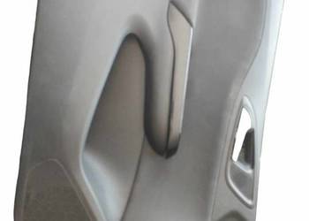Oferuję części do Opel Corsa E 5d boczek tapicerka drzwi lewy przód+ tył