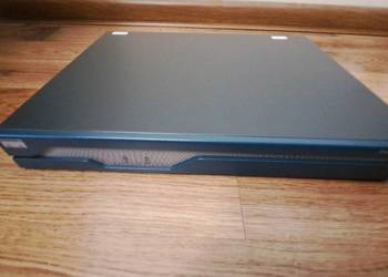 Router CISCO 1841, 1U