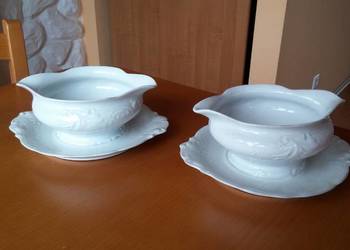 Sygnowana sosjerka z białej porcelany - WAWEL