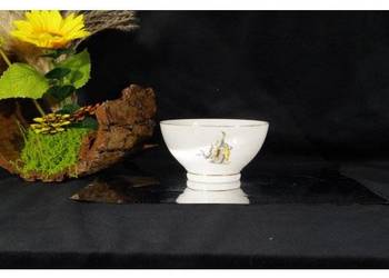 Chińska porcelanowa miseczka czarka z postacią i złoceniem