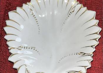 Patera. Listek porcelanowy. Złocony. Biała porcelana, bez sygnatury.   Na s