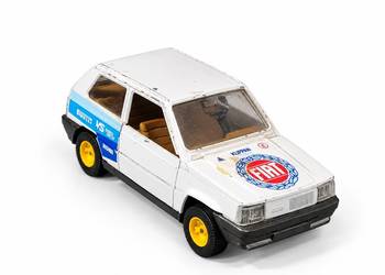Kultowy model Bburago Fiat Panda 45 Rally 1:24 Vintage z lat 80.