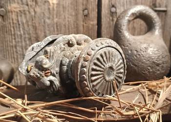 Stara klamka, gałka.