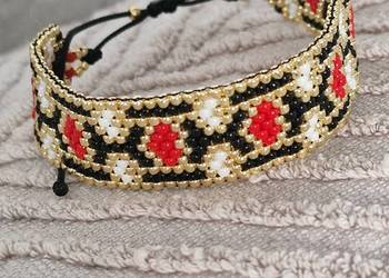 Śliczna bransoletka w serduszka