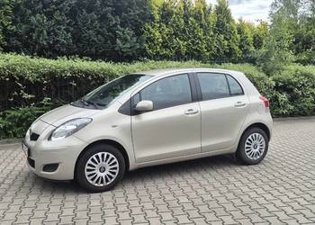 Toyota Yaris II 1.3 1.33/Salon PL/ 70 tys. km/Garażowany/Złoty Metalik