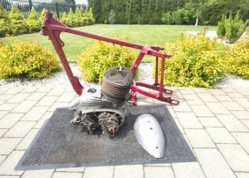 Dzień dobry. Mam na sprzedaż pozostałości po jawieJawa 250 model 353 z 1958