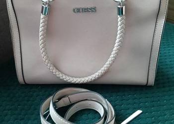 Kremowa torebka Guess