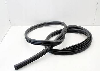 Uszczelka wnęki drzwi lewy przód Nissan Almera Tino 2002