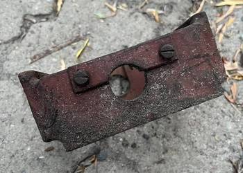 Mocowanie wspornik siłownika przyczepy D-35