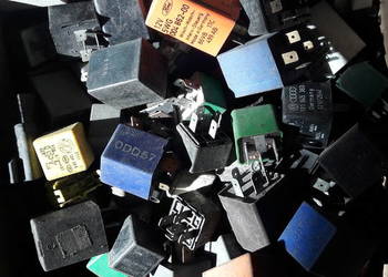 Przwkażniki samochodowe 250szt różne