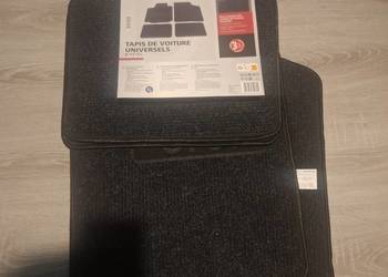 UNIWERSALNE DYWANIKI SAMOCHODOWE

4 SZTUKI