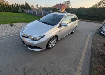 TOYOTA AURIS 1.8 HYBRYDA