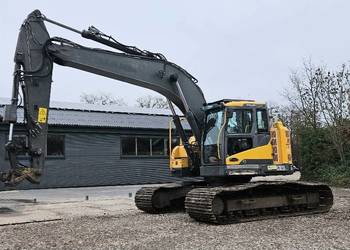 Koparka gasienicowa Volvo EC 235  tez Leasing maszyny