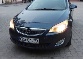 Opel Astra J 2011
