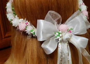 Wianek komunijny biało różowy