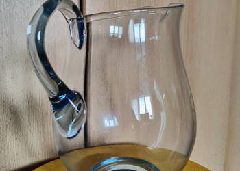 Dzban ze szkła barwionego w kolorze błękitu PRL