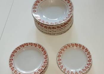 porcelana chińska z białym dekorem ostrokrzewu