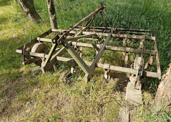 Kultywator z wałkiem do traktora