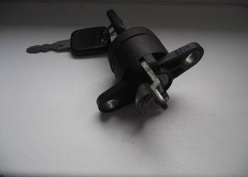 Zamek tylnej klapy. Audi 80 B4