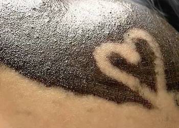 Peeling węglowy dla cery bez niedoskonałości ?
