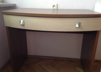 Eleganckie biurko z płyty MDF
