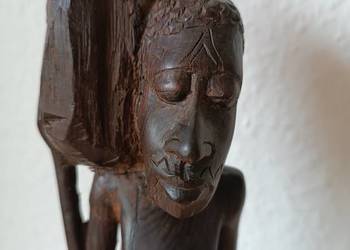 Afrykańska drewniana figurka