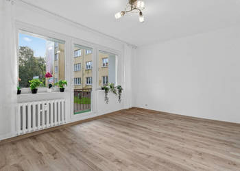 Nowa cena 4 pokoje, oddzielna kuchnia + balkon w centrum Gryfina.