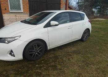 Toyota Auris 1.4 D4D kamera cofania