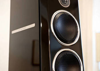 $22,000 Revel Ultima2 Salon2 Speakers in Gloss Black Piano Finish