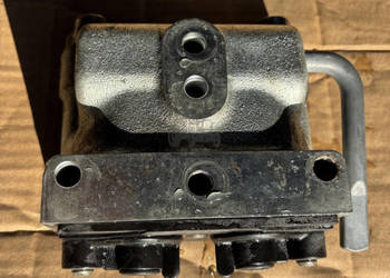 Massey Fergusson - zawór gniazdo hydrauliczne 3796260M1 ACP0307080