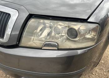 Lampa lampy przednie lewa prawa Skoda Super B I