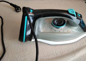 Żelazko parowe bezprzewodowe QUIGG 2400W