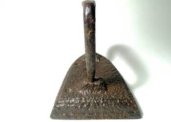 Bardzo stare kute żelazko Antyk