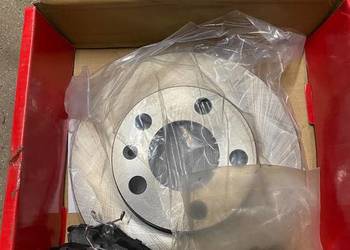 Tarcze Tylna plus klocki VW Golf IV 4