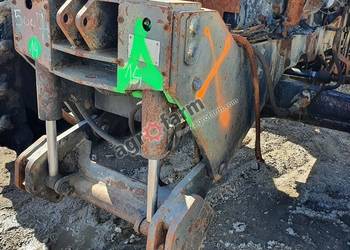 TUZ, przedni podnośnik, Renault Ares 556