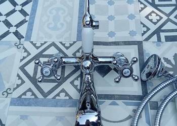 Bateria Wannowo-prysznicowa Dwuuchwytowa Ścienna 2-otworowa Kerasan 739490