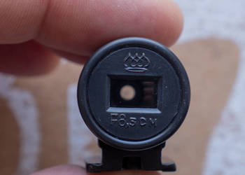 Nowy celownik uniwersalny dla obiektywu 85 mm