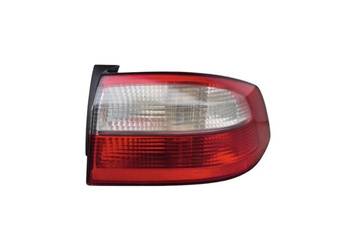LAMPA TYŁ PRAWY TYLNA PRAWA W BŁOTNIK RENAULT LAGUNA II 2 HB 5D 8200002474