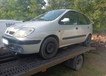 Renault Scenic 1.6 16v,2001rok.Jeździ, skręca,hamuje.Tylko całość.Nowe aku.