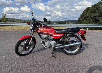 Honda cb125 twin