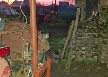 Żuraw  obrotowy z wciagarka na korbkę. Udźwig 500kg