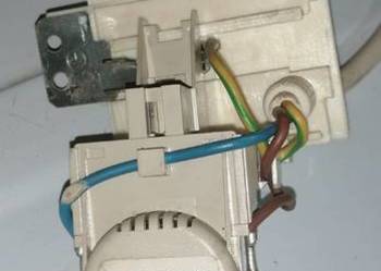 Indesit WIL 105 PL kabel zasilający z filtrem