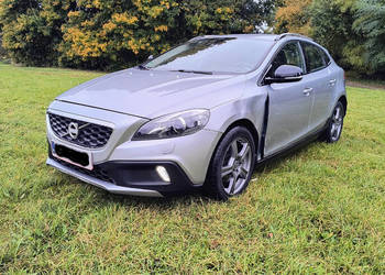 Volvo V40 D2 Summum 2013 r.