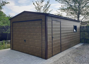 Garaż ocieplany z płyty warstwowej 3,5×6m