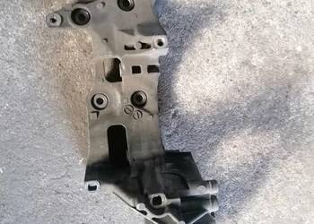 Łapa mocowanie pompy Cr alternatora 1.6 tdi ddya golf Skoda Audi 04l903143D