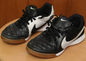 Buty sportowe (halowe) firmy NIKE rozm. 34
