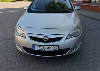 Opel Astra J 2011