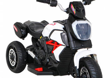 BAWIBUS.PL Autko motor MOTOREK FAST TOURIST na akumulator trójkołowy biały