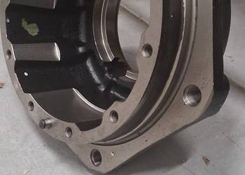 Piasta osi przedniej Newholland 91706259