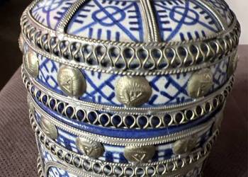 Bomboniera sygnowana porcelana ceramika antyk Bomboniera sygnowana porcelana ceramika antyk